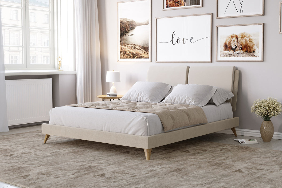 Łóżko tapicerowane 81238 w stylu retro na drewnianych nogach